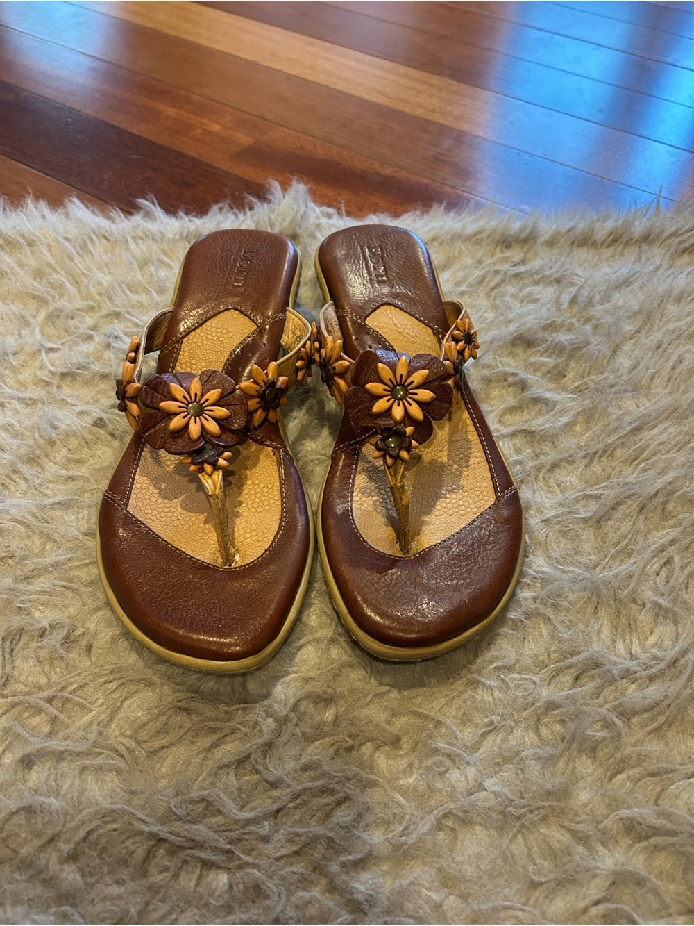 Born Women’s Brown‎ Floral Leather Thong Sandals